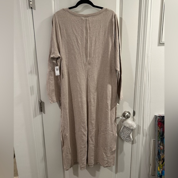 Old Navy Fitted Long-Sleeve Heathered Rib-Knit Henley Midi Dress Heather Biege - Picture 9 of 11